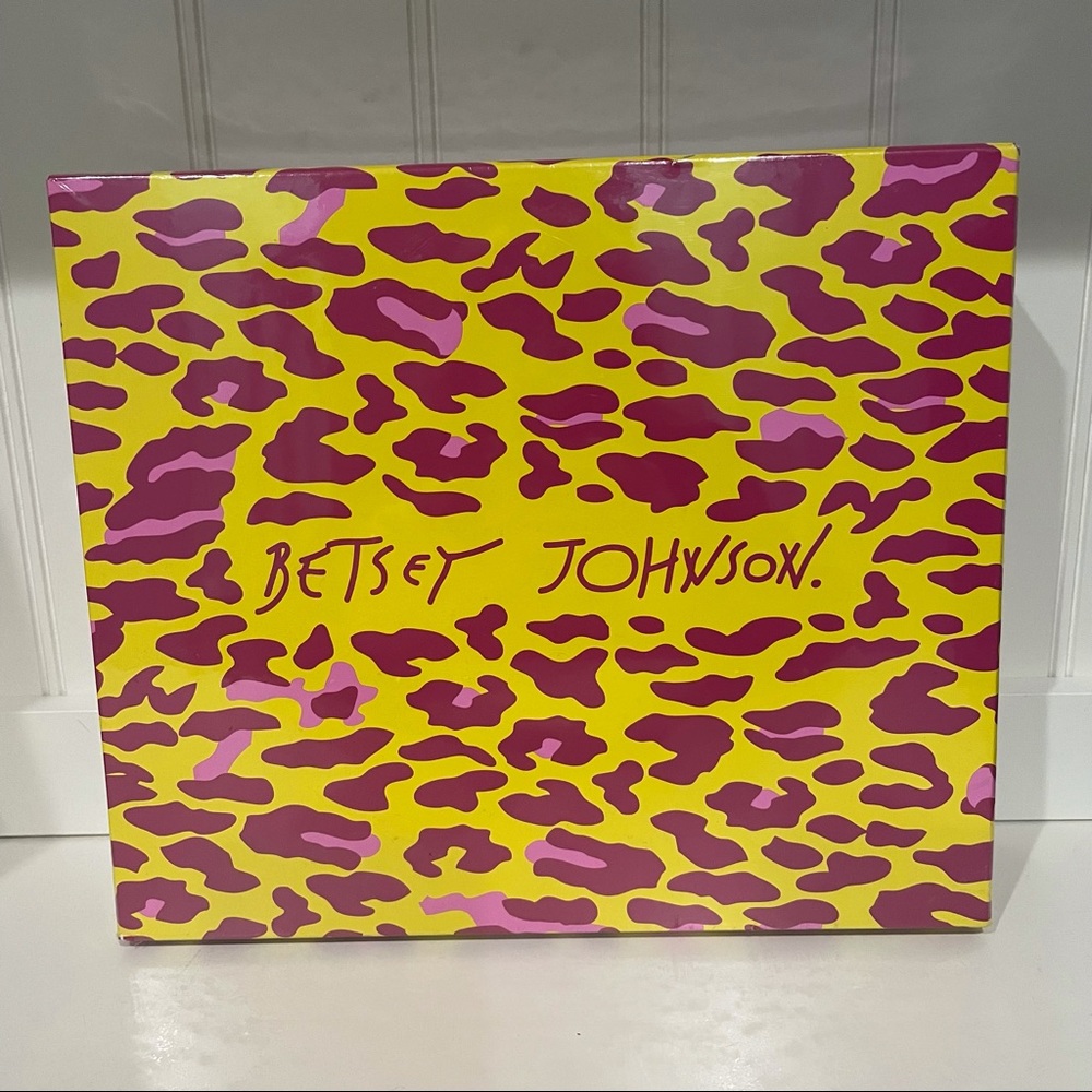 Betsey Johnson 3 pc set 1.7 OZ SPRAY/2.5oz SG & BL